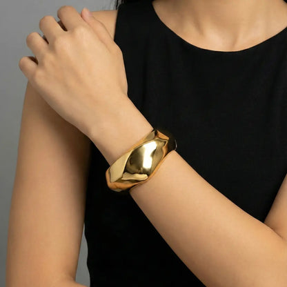 Premium Curve Broad Anti-Tarnish Open Bracelet for Women Vavya